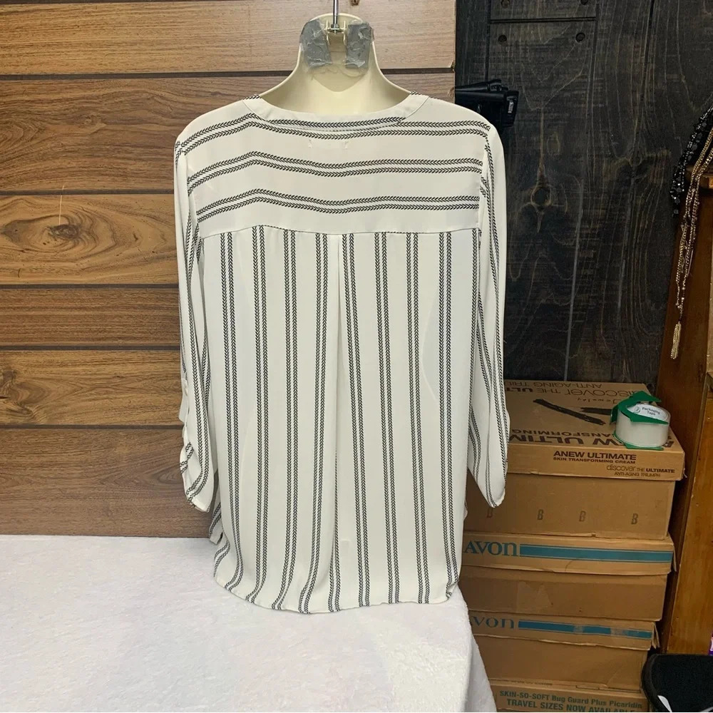 Maurice’s cream/black quarter zip blouse roll tab sleeves semi sheer size L - Picture 4 of 9